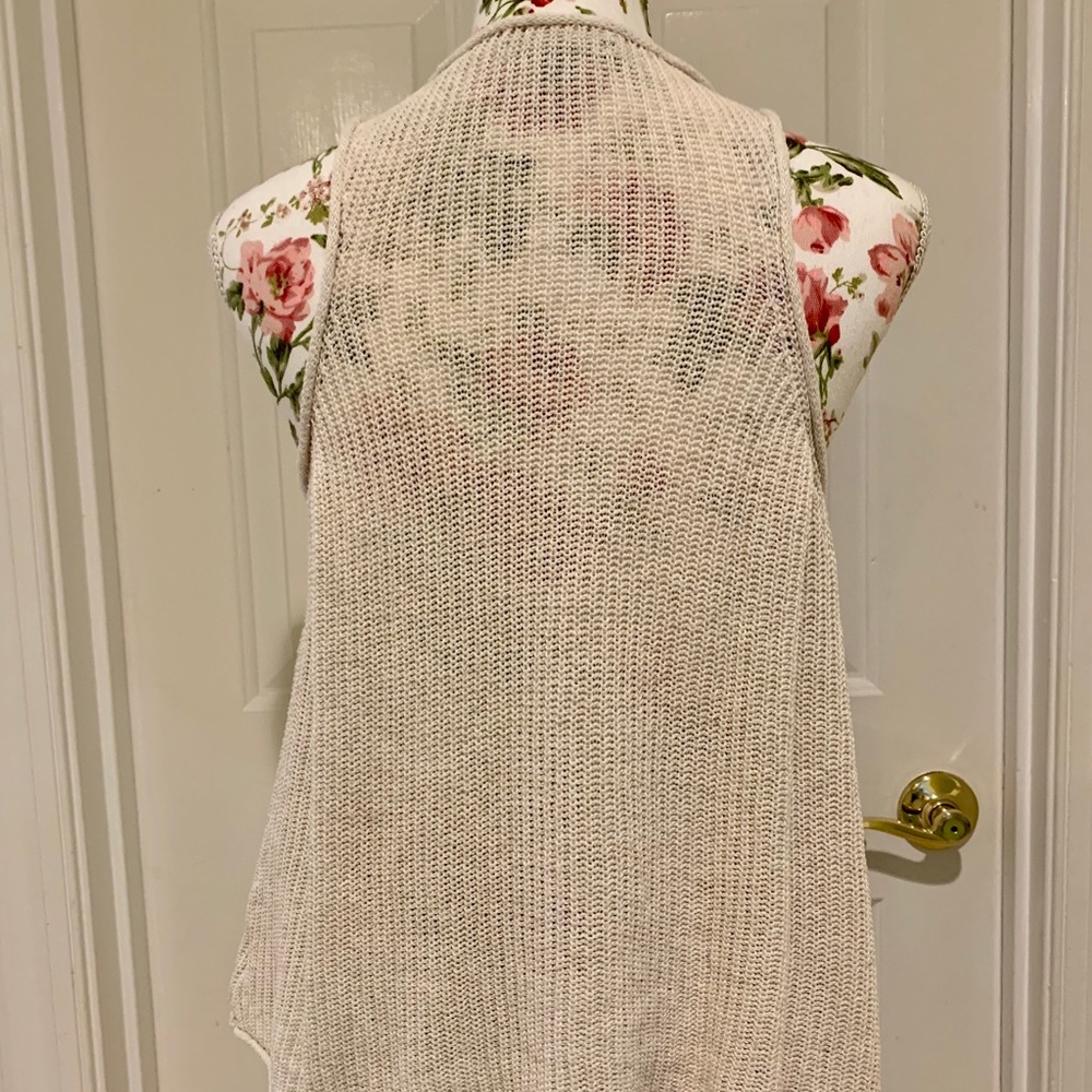 American Eagle white sweater tank size M (Juniors) - Picture 2 of 7